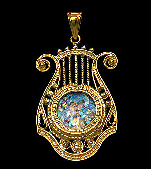 14K Gold David's Harp Roman Glass Pendant
