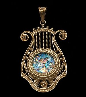 14K Gold David's Harp Roman Glass Pendant